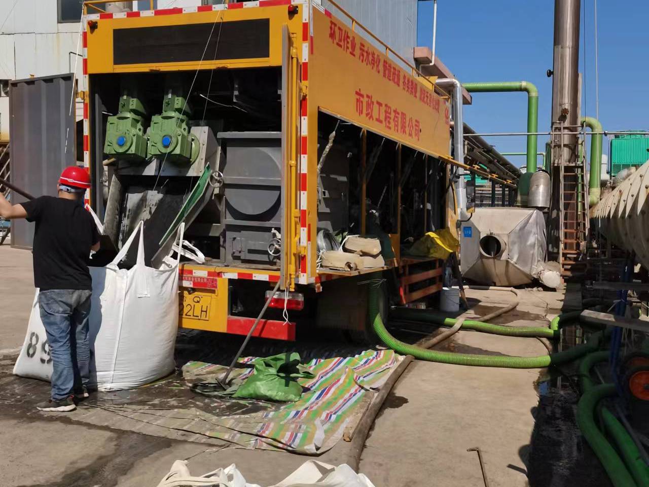 随县淤泥压干处理